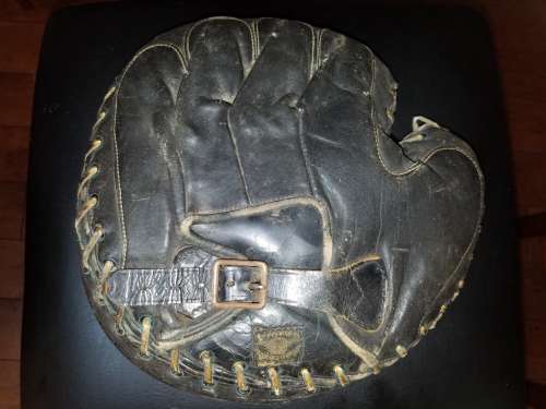 Victor, Wright & Ditson Catchers Mitt Black Back