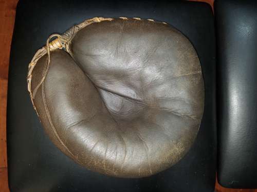 Victor, Wright & Ditson Catchers Mitt Front