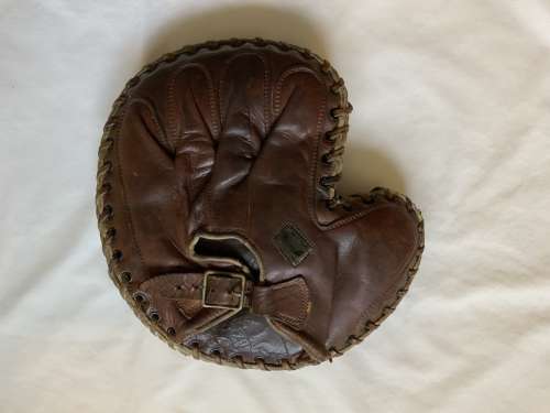 Victor, Wright & Ditson Catchers Mitt Back