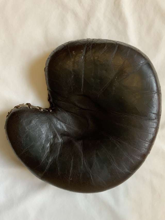 Victor, Wright & Ditson Catchers Mitt Front