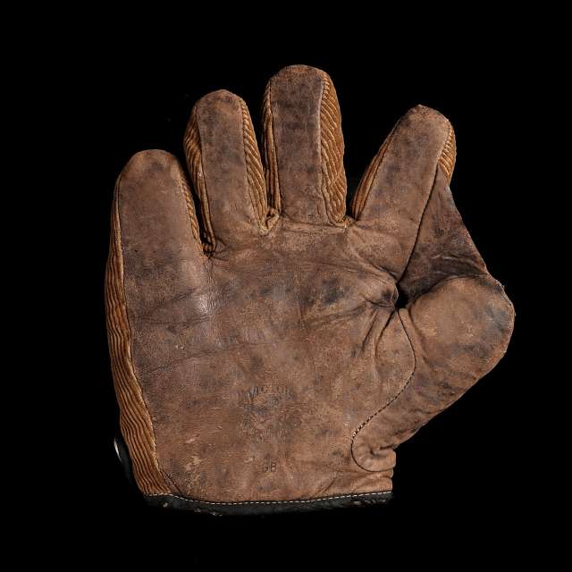 Victor, Wright & Ditson GB Corduroy Parallel Weave Pattern 1 Inch Web Lefty Front