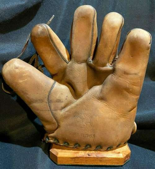 Wright & Ditson Laced Web Front