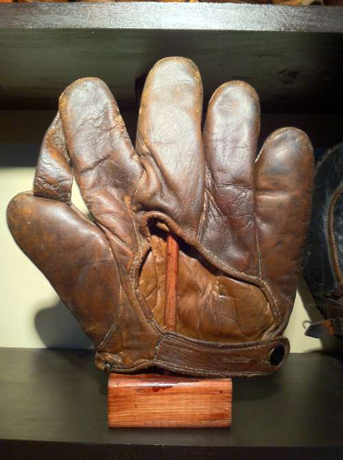 Howard SP4RH 1 Inch Web Lefty Back