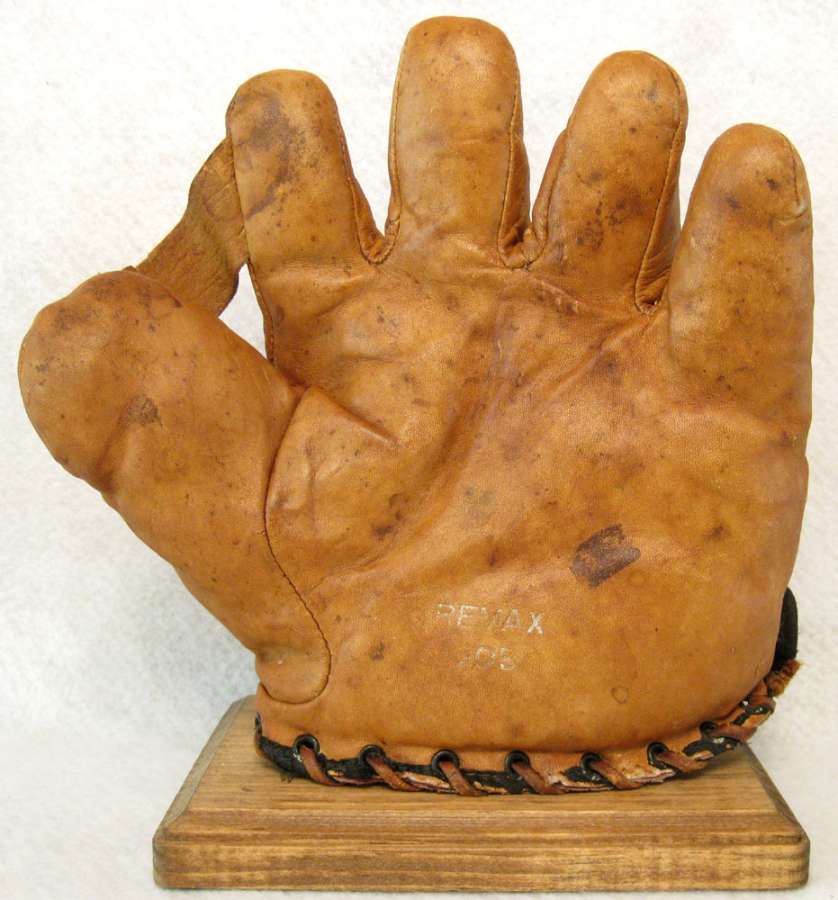 Remax 305 1 Inch Front 1 Inch Webs Baseball Glove Collector