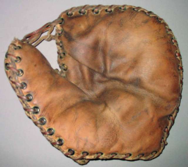 Babe Ruth Spalding Basemitt Front