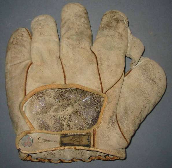 Babe Ruth D&M G41 Back | Babe Ruth Gloves | Baseball Glove Collector ...
