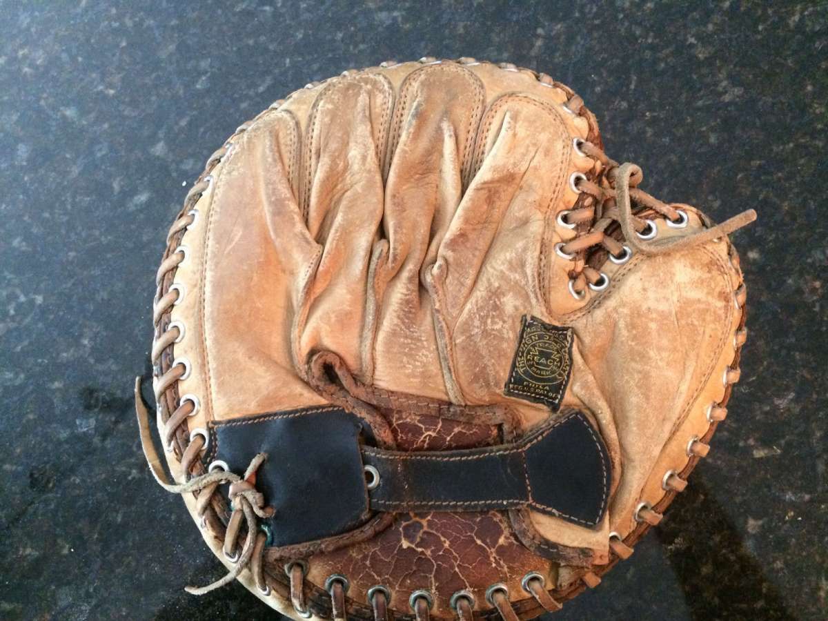 Babe Ruth Reach Home Run Special Catchers Mitt Back Babe Ruth Gloves