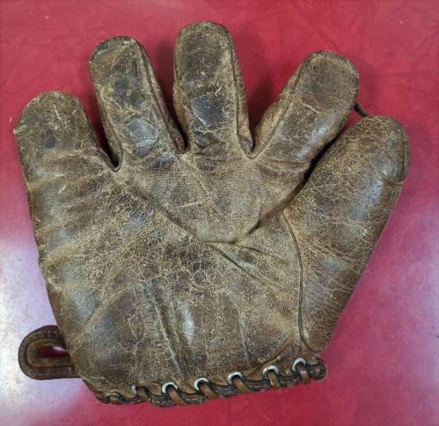 Babe Ruth Reach Wright Ditson Home Run Special Glove Front