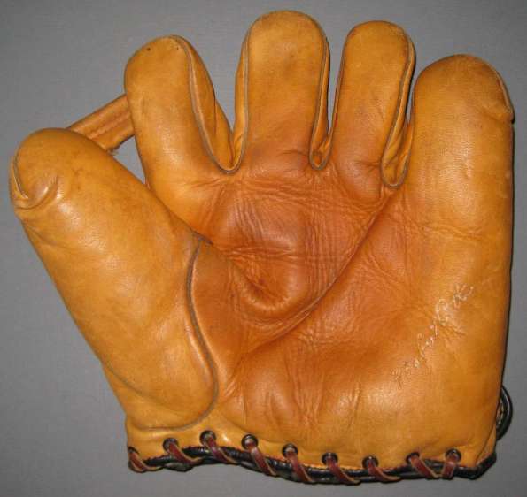 Babe Ruth Spalding Single Tunnel Web Front