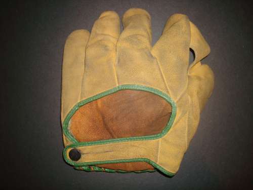 Chas. Williams Stores Co. Back