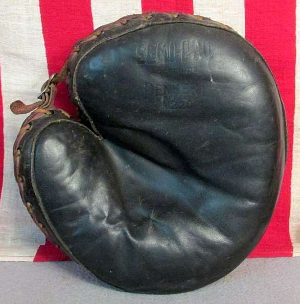 Denkert M220 Semi Pro Catchers Mitt Front Denkert Baseball Glove Collector Gallery 