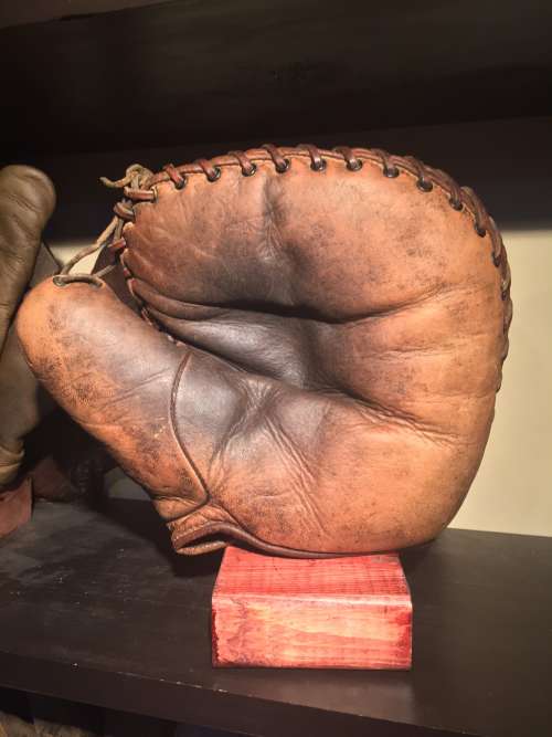 D&M Basemitt Brown Front