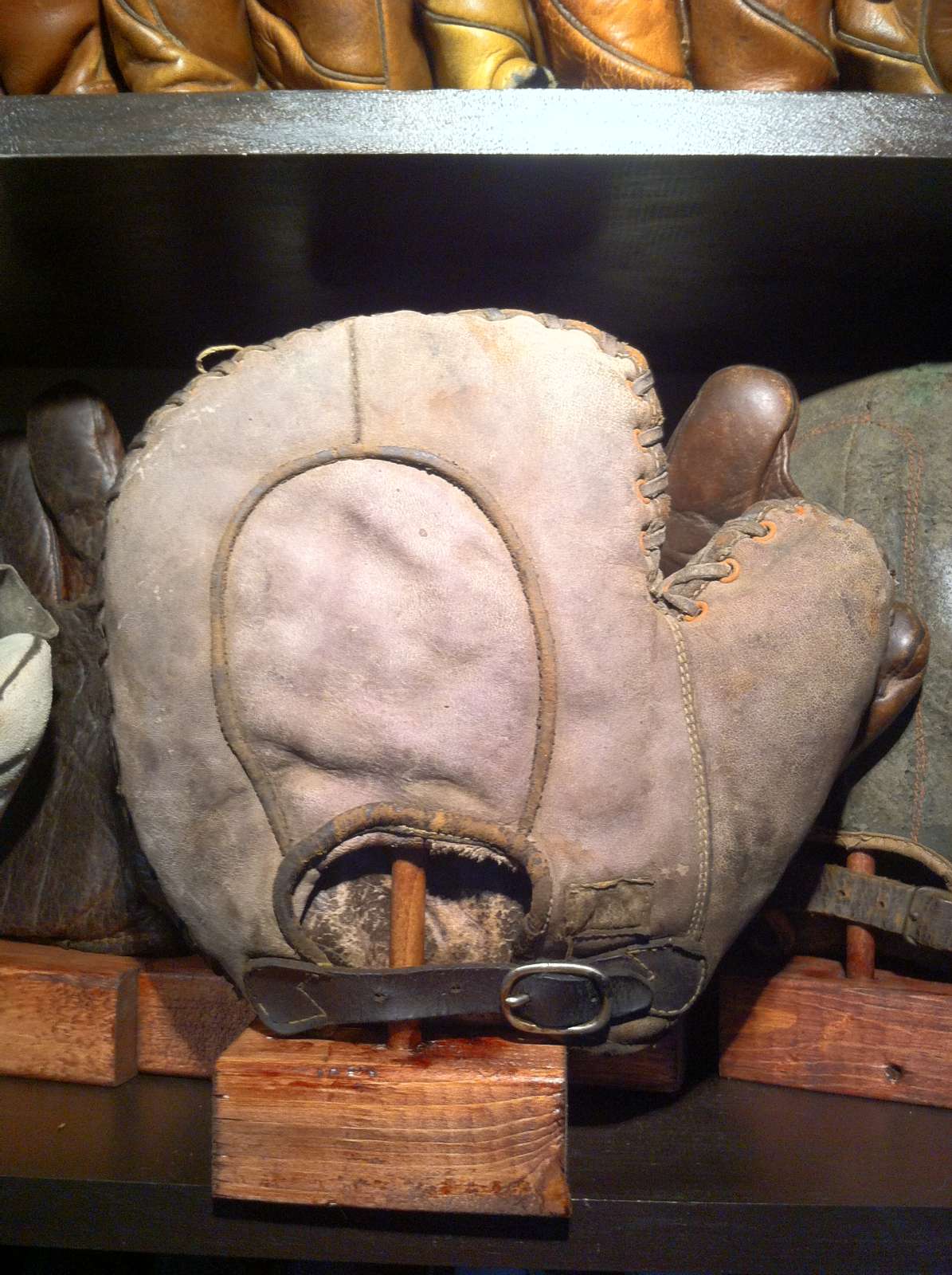 D&M Basemitt Light Brown Back Base Mitts Draper Maynard Baseball