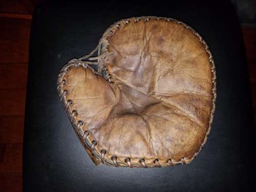 D&M V Notch Basemitt Front