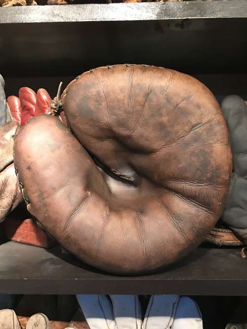 D&M Catchers Mitt Front