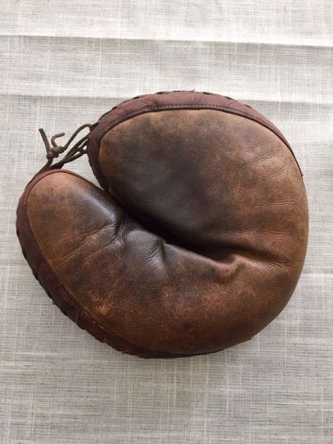 D&M Catchers Mitt Front