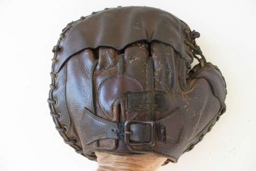 D&M Decker Patent Dark Brown Catchers Mitt Back