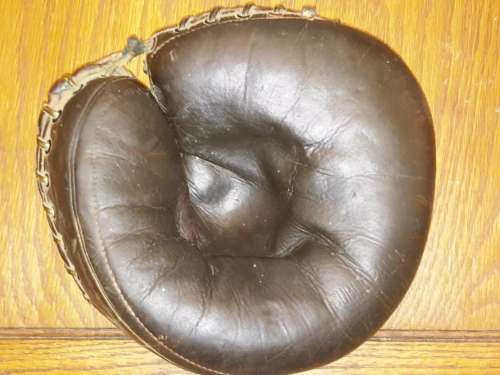 D&M Double Palm Catchers Mitt Front