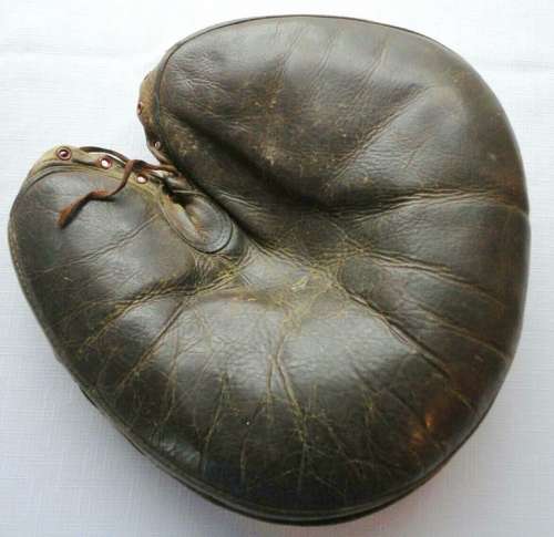 D&M Laced Heel Catchers Mitt Front