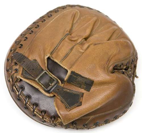 D&M Professional Model Catchers Mitt Back