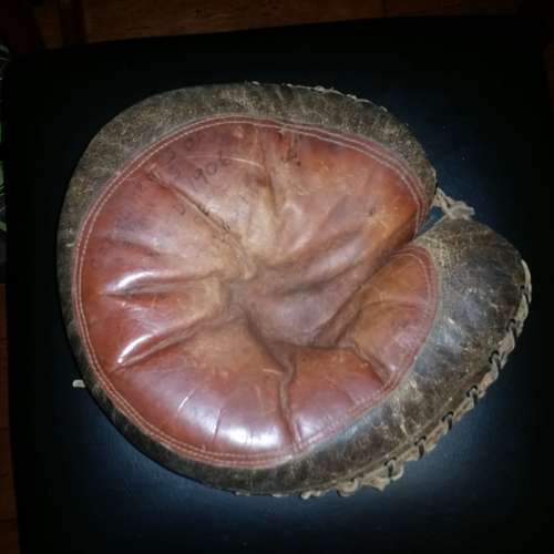 D&M Sewn Pocket Decker Patent Lefty Catchers Mitt Front