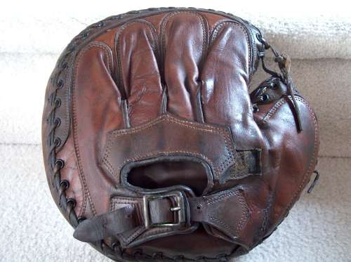 Harry Gowdy D&M 704 Catchers Mitt Back