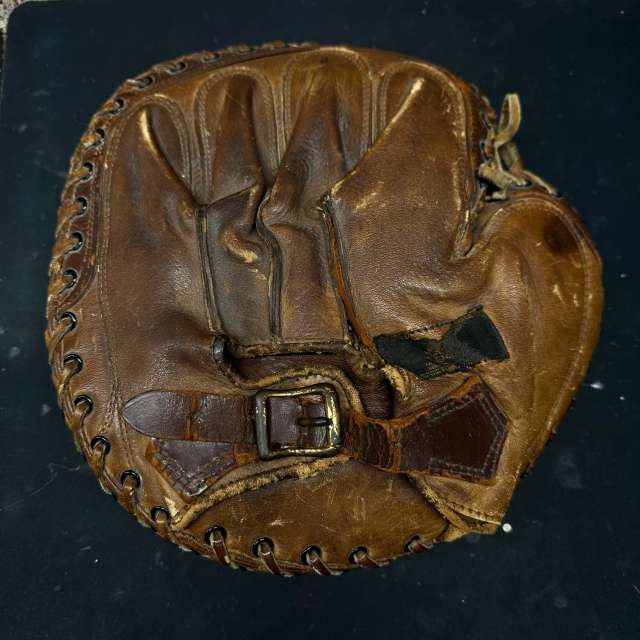 Oscar Stanage D&M Catchers Mitt Back