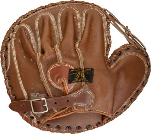Roger Bresnahan's D&M 1006 Wapiti Catchers Mitt Back