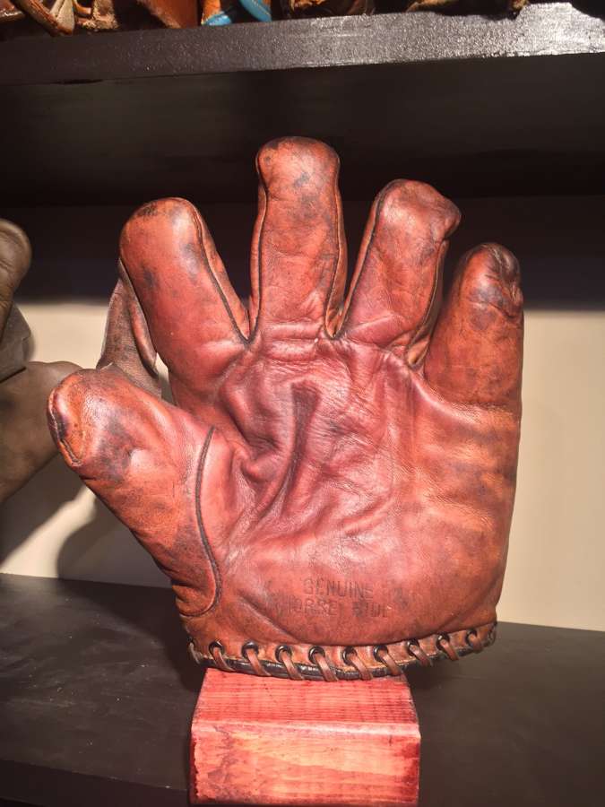 D&M G38 1 Inch  Front Draper Maynard Baseball Glove Collector