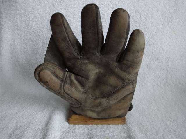Early 1900's Crescent Glove Front