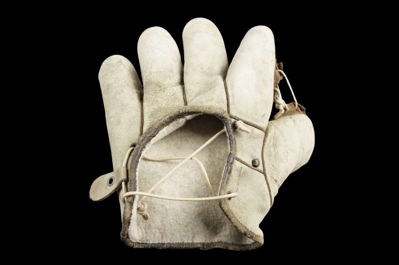 Early 1900's Grommet  Hook and Eye Back Crescent Back Early Gloves