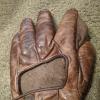 Spalding Crescent Glove Back