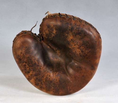 Chief Meyers Goldsmith CM Catchers Mitt Front