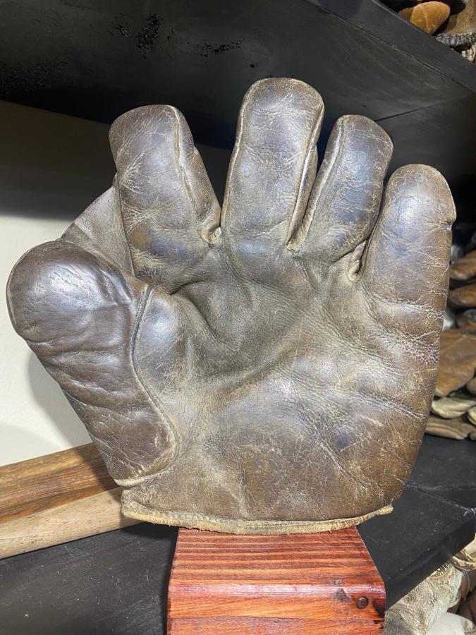 Goldsmith 25 Full  Front Goldsmith Baseball Glove Collector