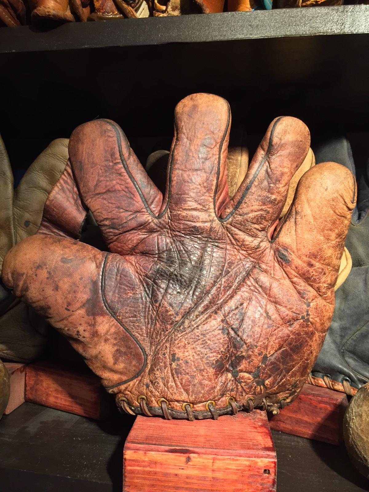 Goldsmith 67 1 Inch  Front Goldsmith Baseball Glove Collector