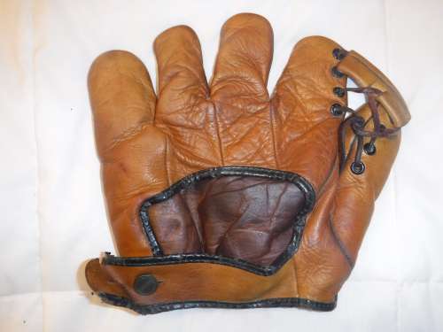 Jess Hill Goldsmith JG25 Back