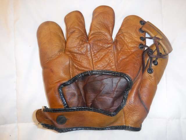 Jess Hill Goldsmith JG25 Back