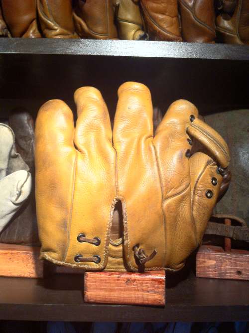 Johnny Moore Goldsmith G34 Back