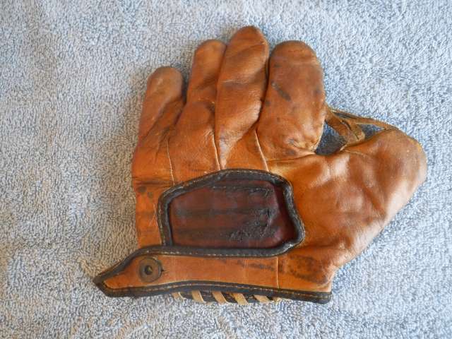 Reglar Fellers Goldsmith RF 46 Back