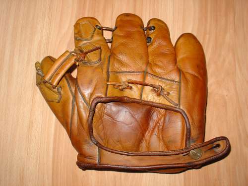 Valdes Model Goldsmith VM Back