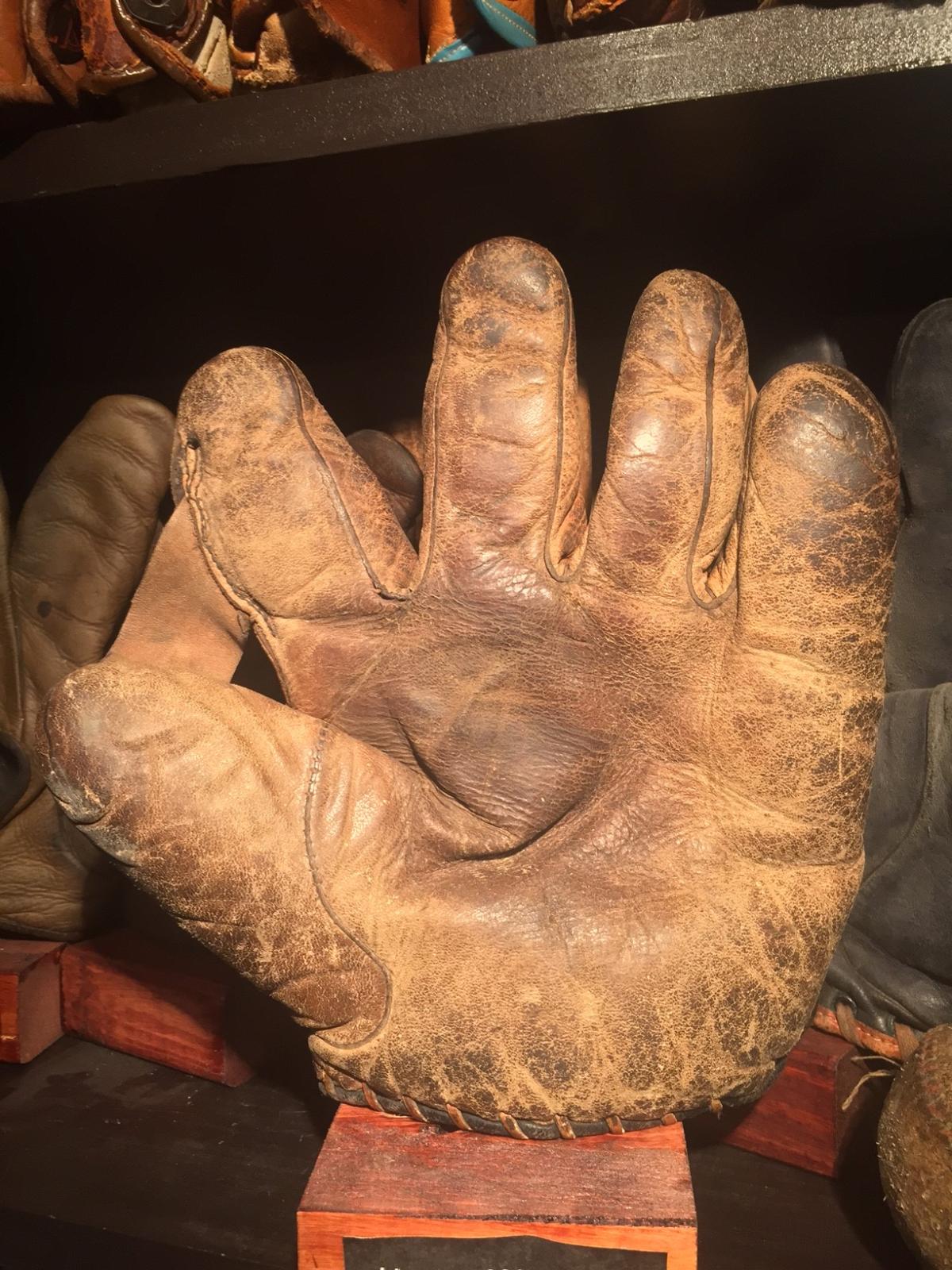 Honus Wagner Goldsmith KB Front Honus Wagner Gloves Baseball Glove