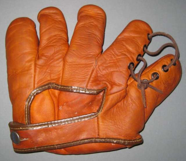 Gene Thompson Hutch 28 Back