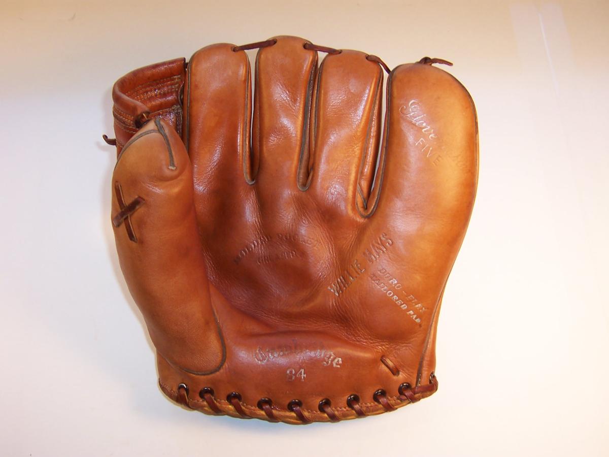 Willie Mays Cambridge 84 Front Japan Imports Baseball Glove