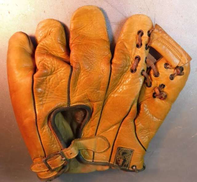 Winn Well Glove Back - Canada
