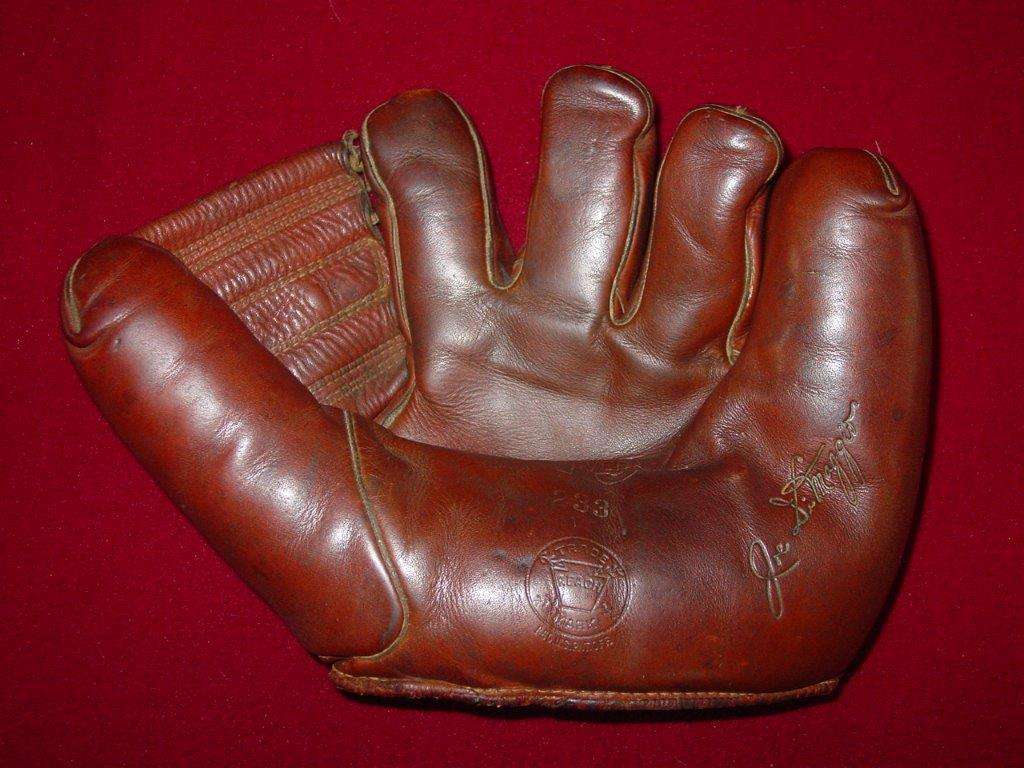 Joe DiMaggio Reach 233 Front Joe DiMaggio Gloves Baseball Glove