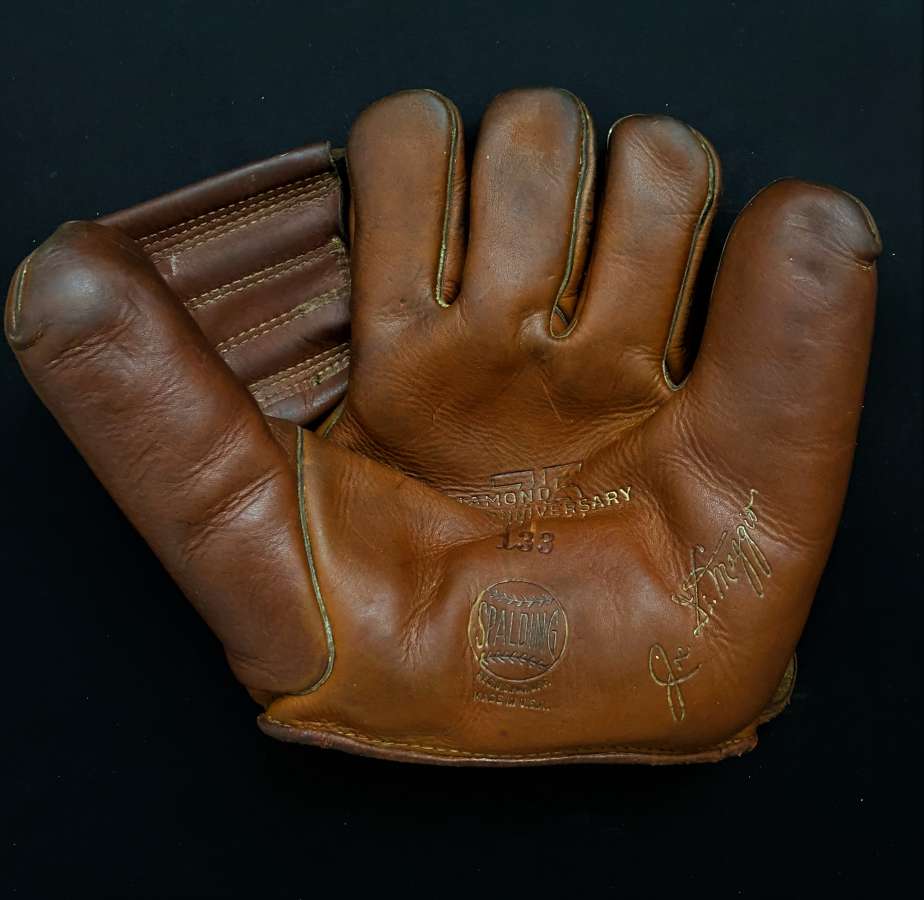 Joe DiMaggio Spalding 133 Front Joe DiMaggio Gloves Baseball Glove