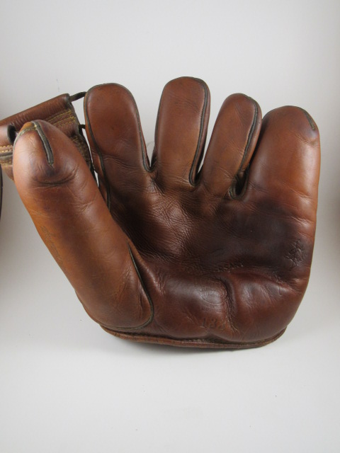 Joe DiMaggio Spalding 133 Front