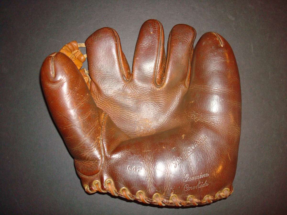 Joe Jackson Nokona G42 1 Front Joe Jackson Gloves Baseball Glove