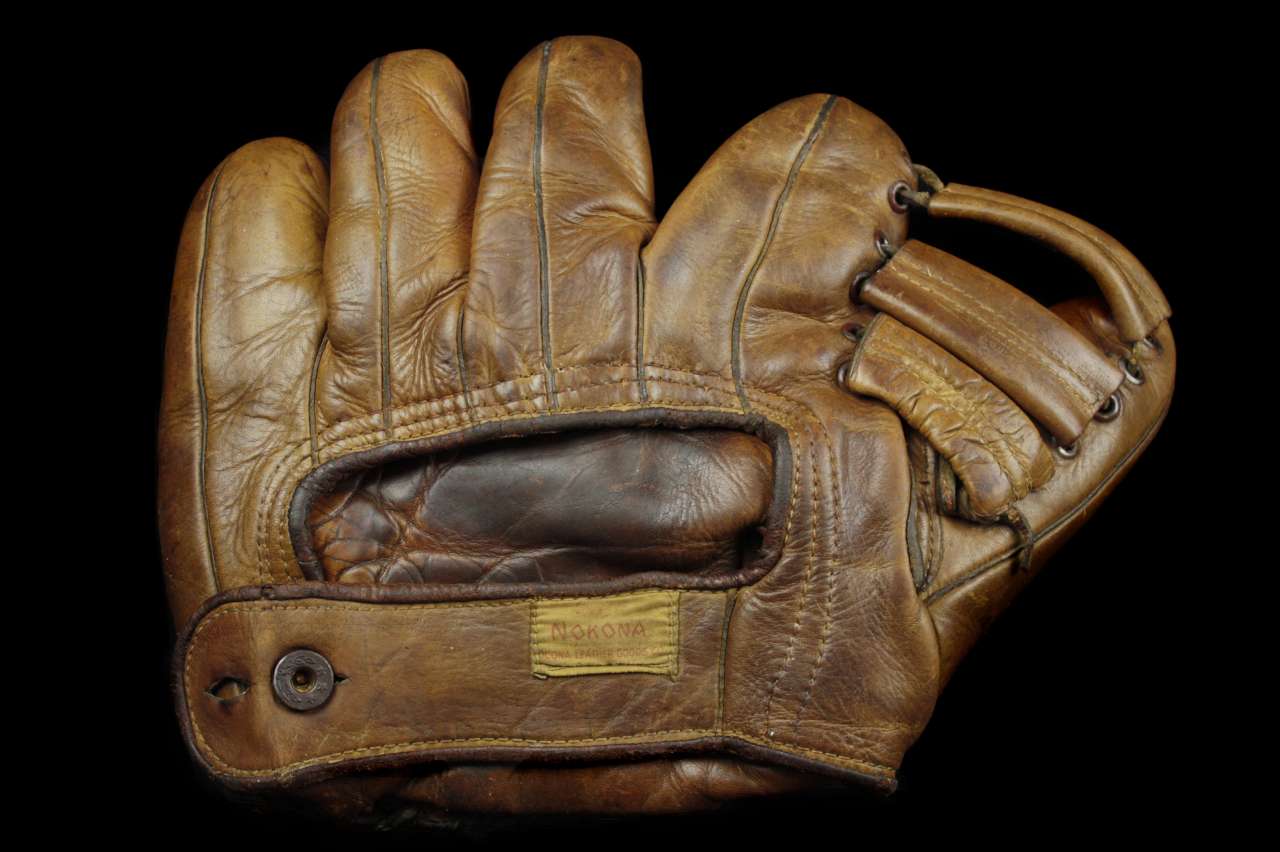 Joe Jackson Nokona G42 Back Joe Jackson Gloves Baseball Glove