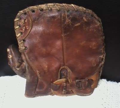 Lou Gehrig Banner Basemitt Lefty Back